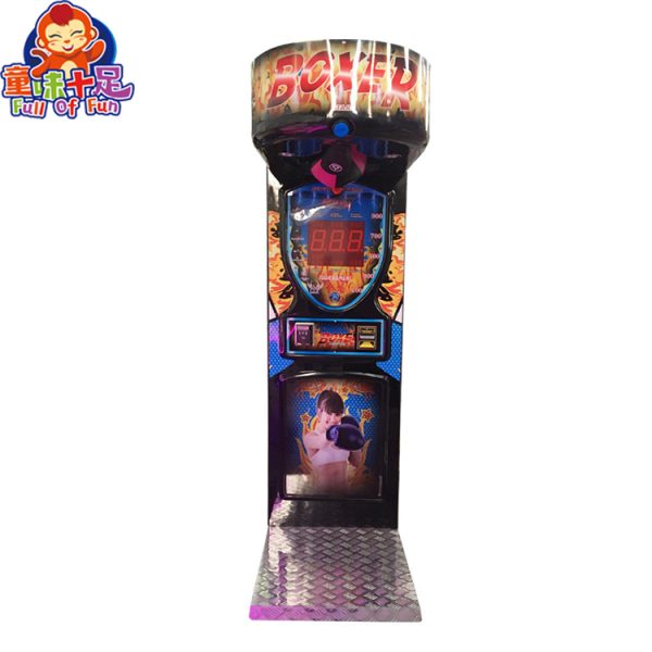 A boxing game machine that supports credit cards, banknotes, and coins