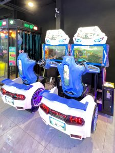 Real exciting racing game console with effective feedback