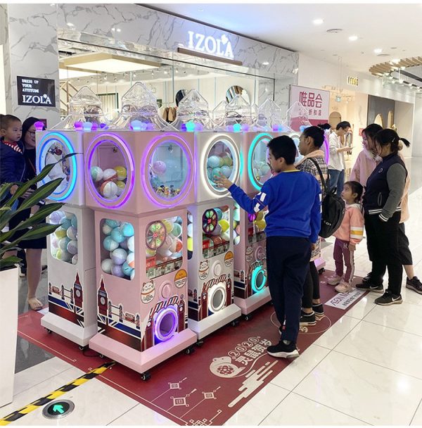 A charming and iconic coin-operated Big Ben Gashapon Machine designed to dispense capsule toys. Featuring the distinctive Big Ben design, this machine is perfect for adding a touch of British charm to arcades, toy stores, and entertainment centers.
