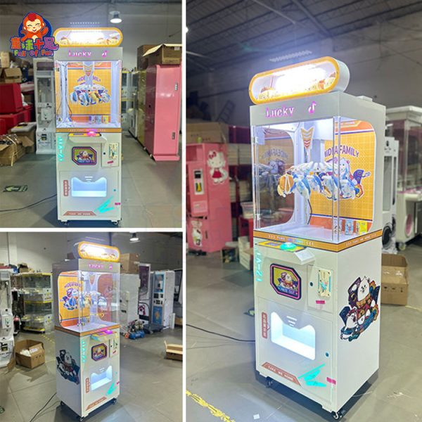 Clamp gift machine with rotating disk holding multiple prizes.