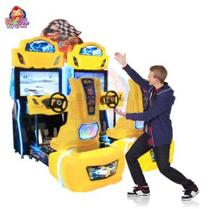 Arcade-Rennspielautomat für zwei Spieler mit zwei Sitzen, Lenkrädern und farbigen LED-Leuchten.