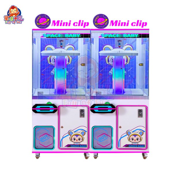 Dual-player Clamp Gift Machine with luxury design, LED lights, and customizable claw settings.