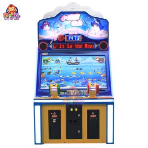 Macchina da gioco di pesca colorata per quattro giocatori, a gettoni, con luci e grafica accattivanti.