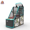 Máquina recreativa de baloncesto con diseño de dibujos animados, equipada con tiras de luces LED azules.