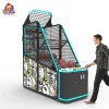 Máquina recreativa de baloncesto con diseño de dibujos animados, equipada con tiras de luces LED azules.